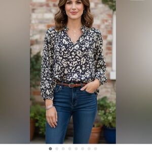 Women's Black and White Patterned Top